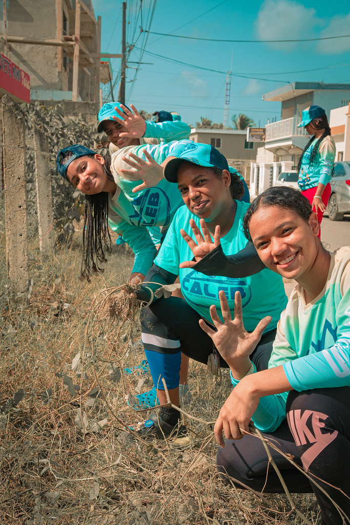 Voluntarios de la Campaña Rescate en trabajo comunitario